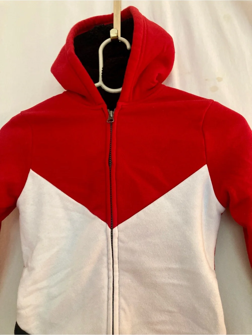 The Children's Place Red White & Navy Colorblock Zip Hoodie Size 5/6